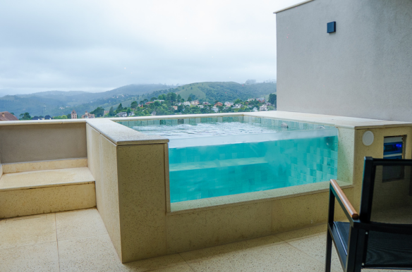 Quarto Duplo com Piscina – 4